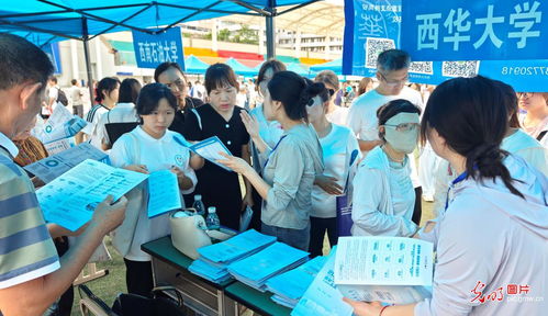 高校高招咨詢密集展開，護(hù)航考生志愿填報之路